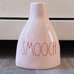 NEW Rae Dunn “SMOOCH” Pink Vase Valentine's Day NWOT